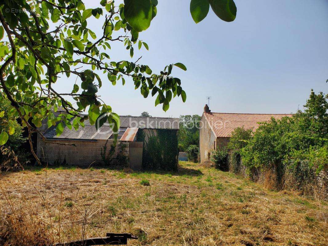 Maison à LA MOTHE-SAINT-HERAY