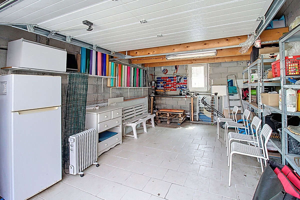 A VENDRE A DRAGUIGNAN Maison récente 238 m² - 6 chambres, piscine et garage - 1807 m² de terrain - photo 23