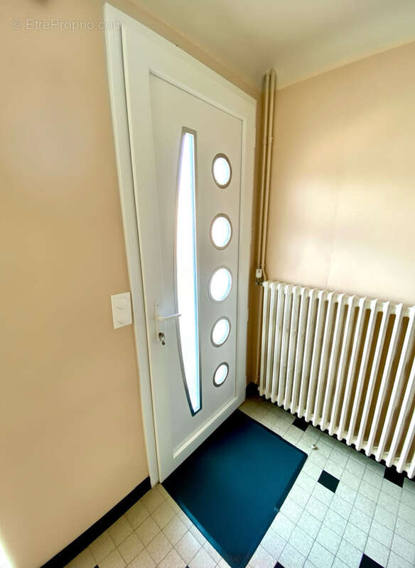 SOUS COMPROMIS -Maison agréable type T4/5 dans un quartier calme - photo 3