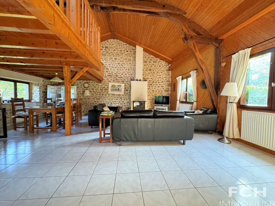 Maison en pierres avec grange et piscine - photo 7