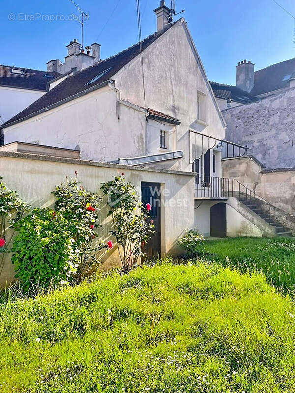 Maison à CRECY-LA-CHAPELLE