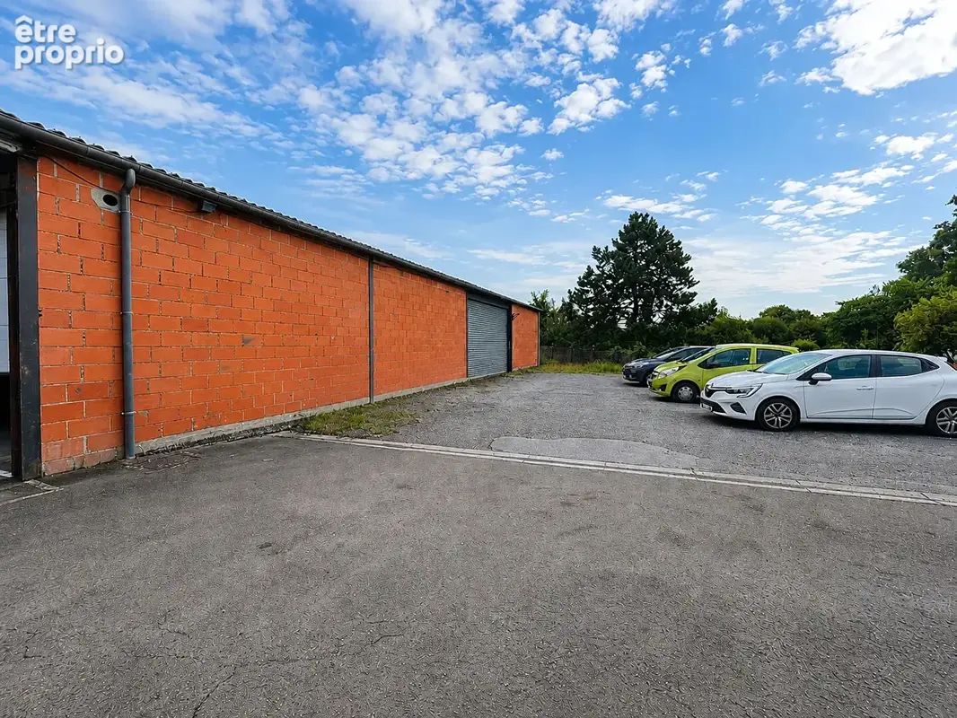 RARE, Bâtiment de 450 m² à fort potentiel : Activité, stockage ou projet de loft(s) - photo 5