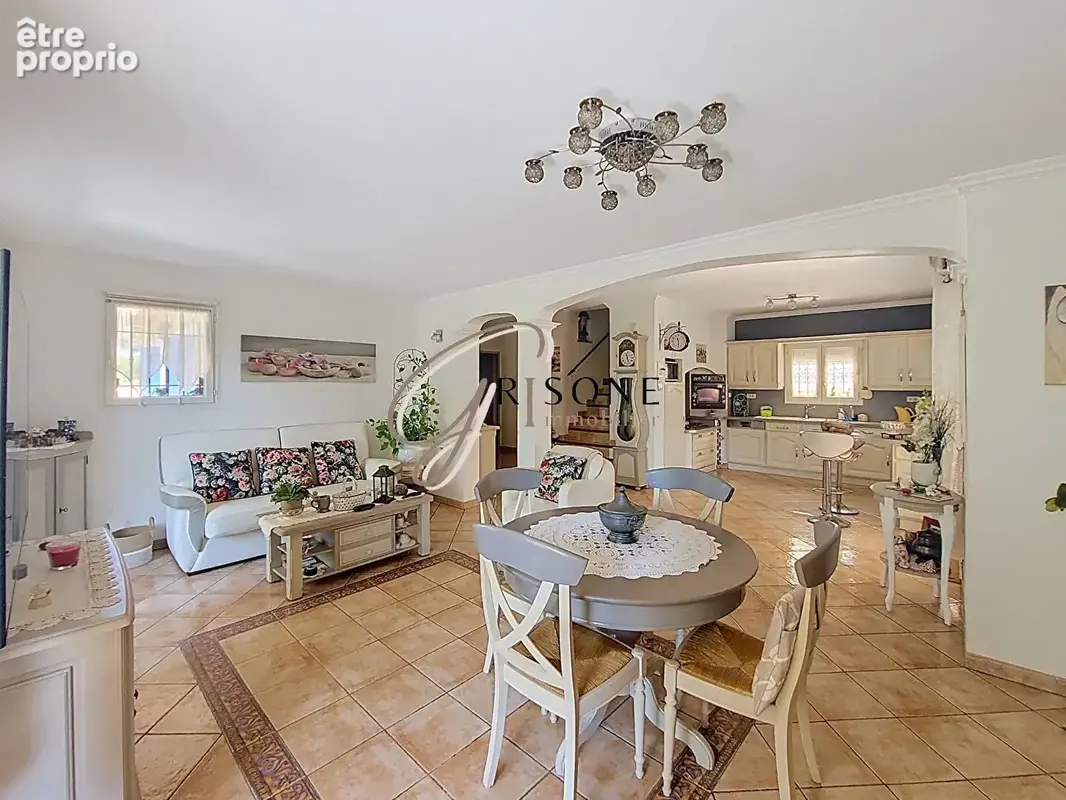 Villa de 127 m² au Brusc à Six-Fours les Plages - photo 2