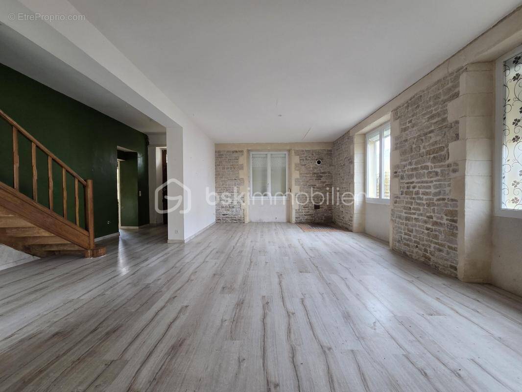 Maison à PAIZAY-NAUDOUIN-EMBOURIE