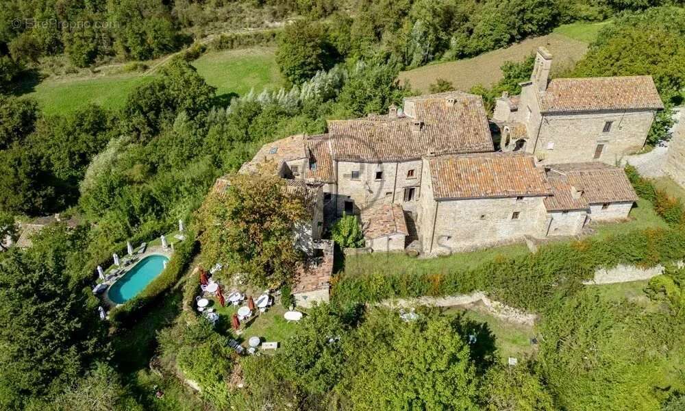 Château-hameau du XIIe siècle - photo 12