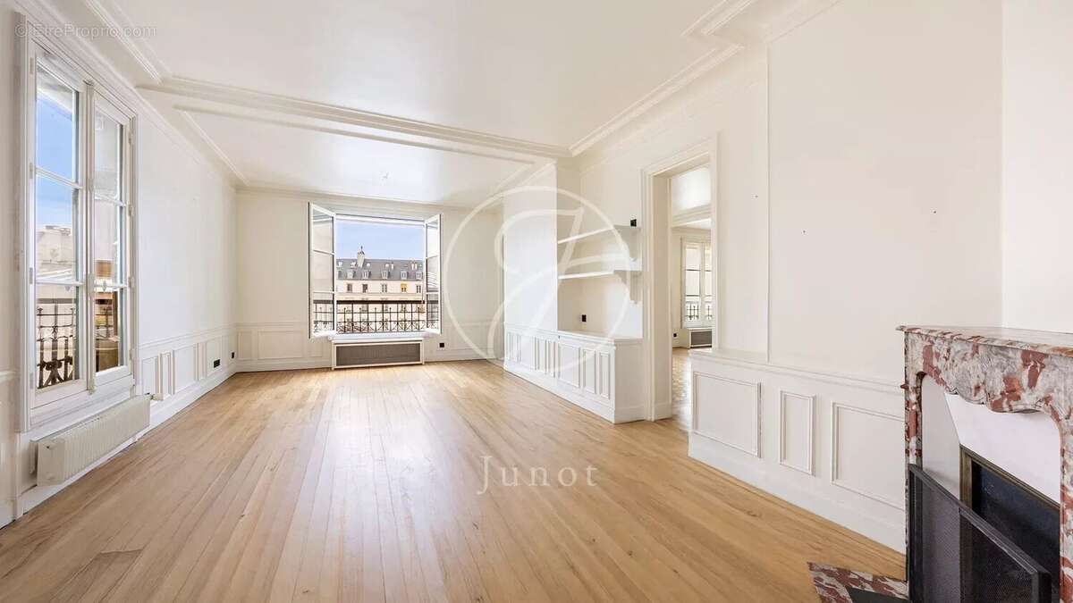 Appartement à PARIS-4E
