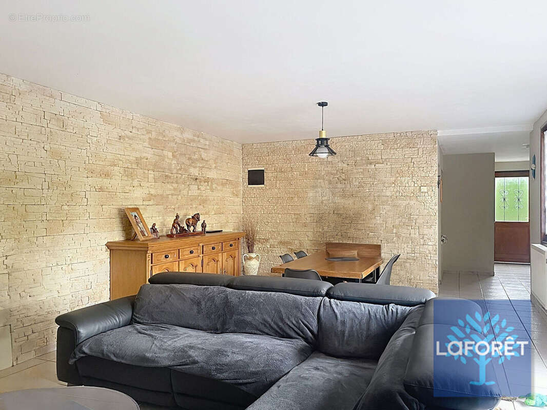 Maison à DOUCHY-LES-MINES