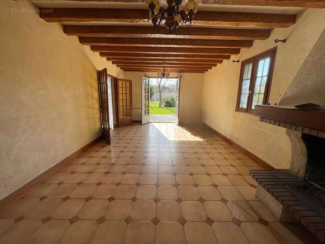 Maison à LA FERTE-SAINT-CYR