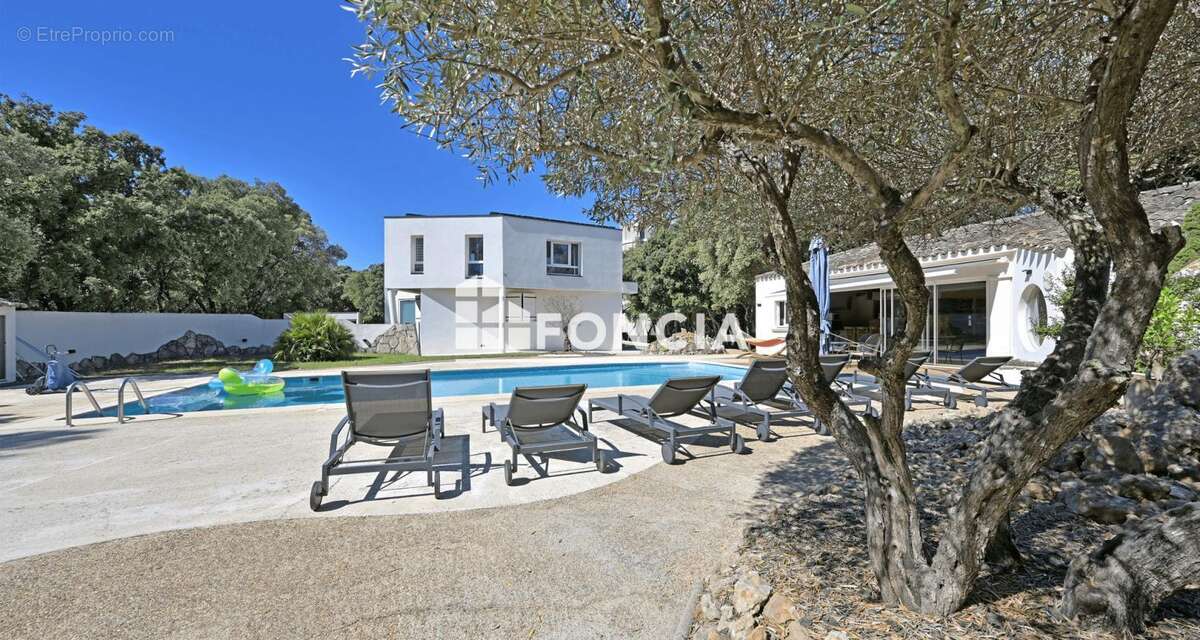 Maison à SAINT-JEAN-DE-CORNIES