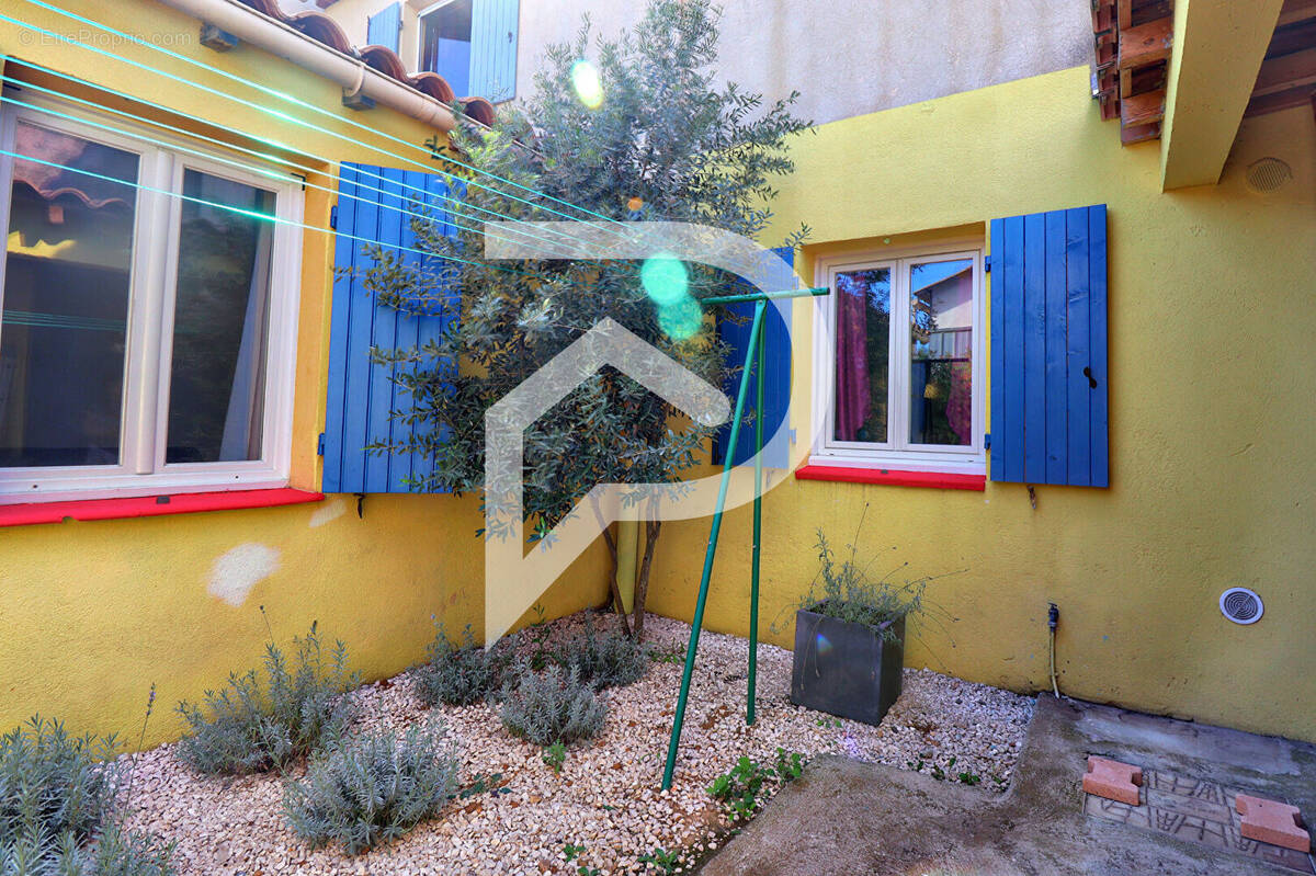 Appartement à SAINT-MAXIMIN-LA-SAINTE-BAUME