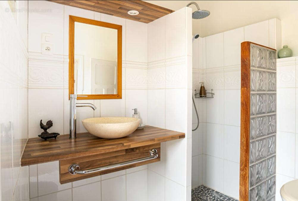 Ancien hôtel de charme joliment rénové - photo 15