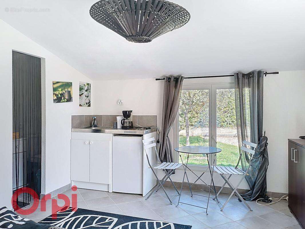 Maison à LE CASTELLET
