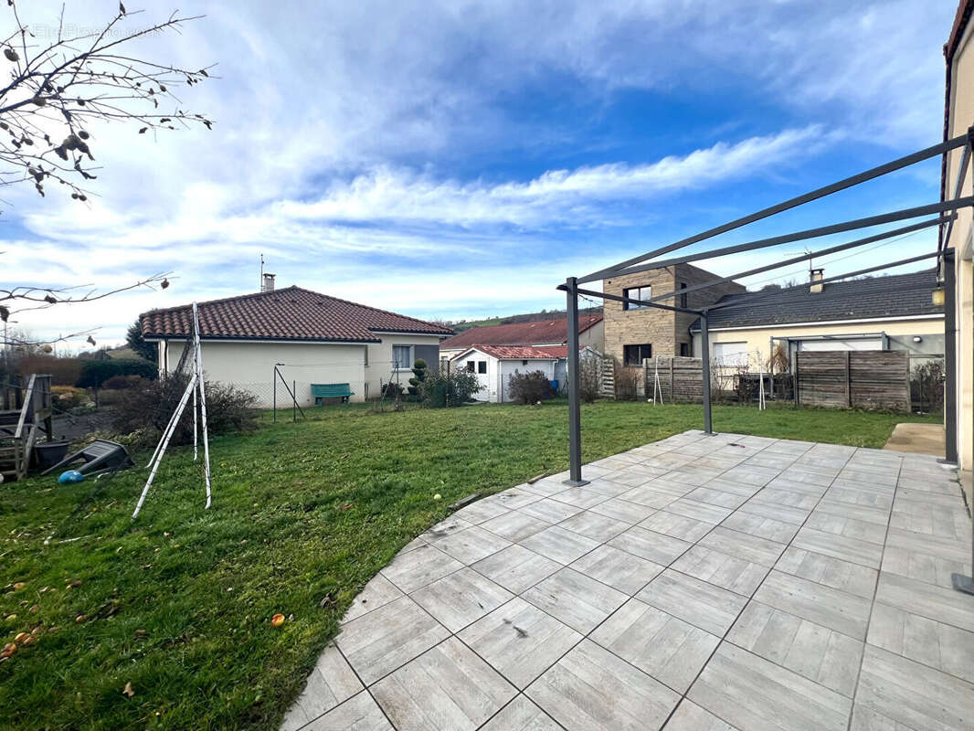 Maison à ARPAJON-SUR-CERE