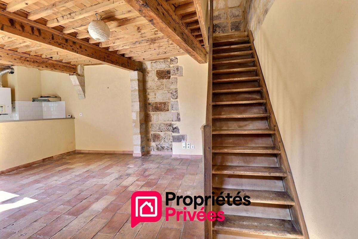 Uzès, Appartement T2 en duplex avec terrasse - photo 4