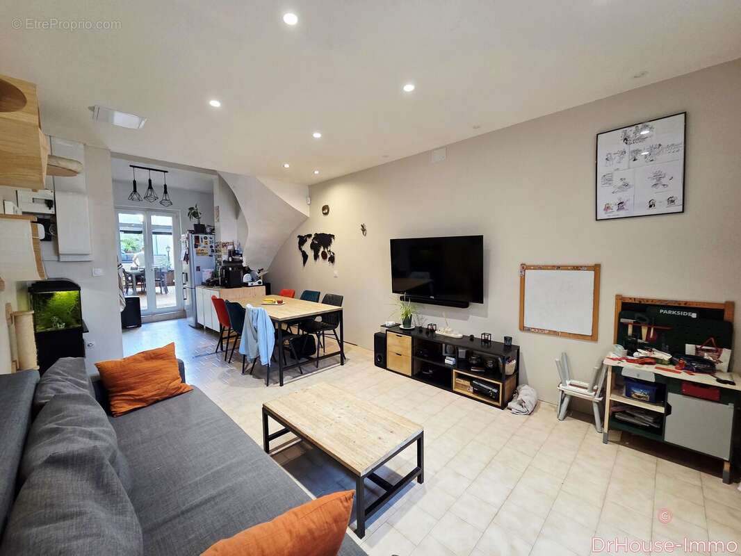 Maison à NISSAN-LEZ-ENSERUNE