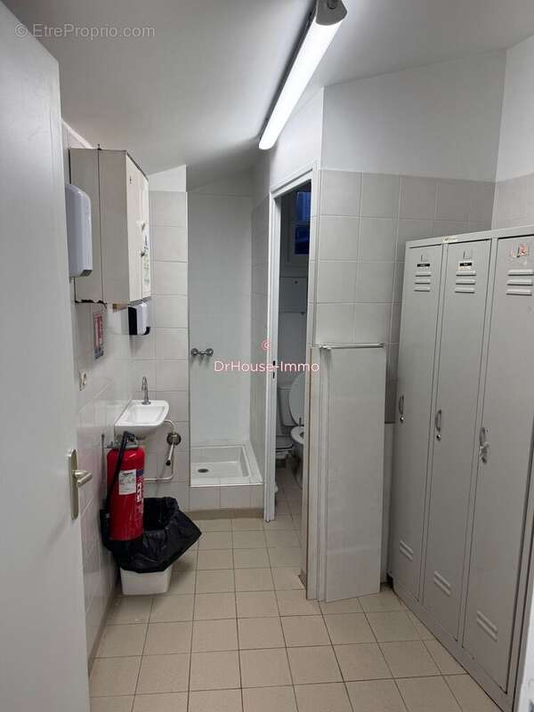 Commerce à CHAMPAGNE-AU-MONT-D&#039;OR