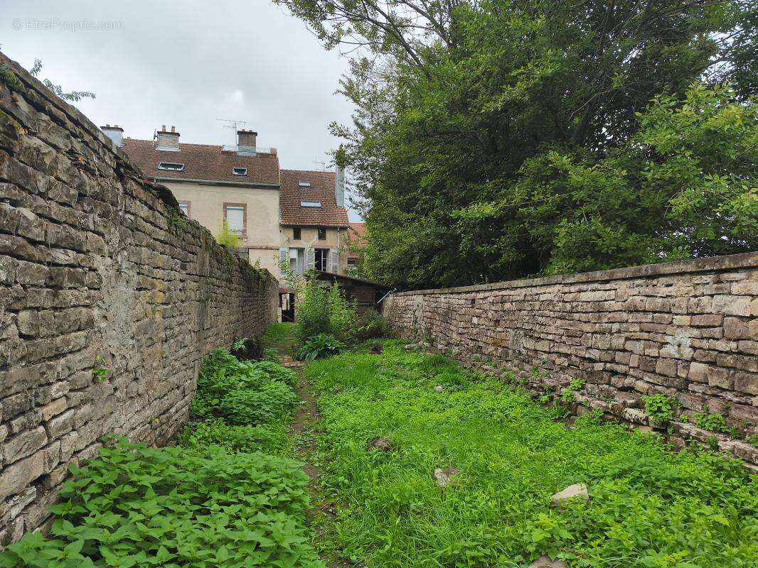 Appartement à LUXEUIL-LES-BAINS