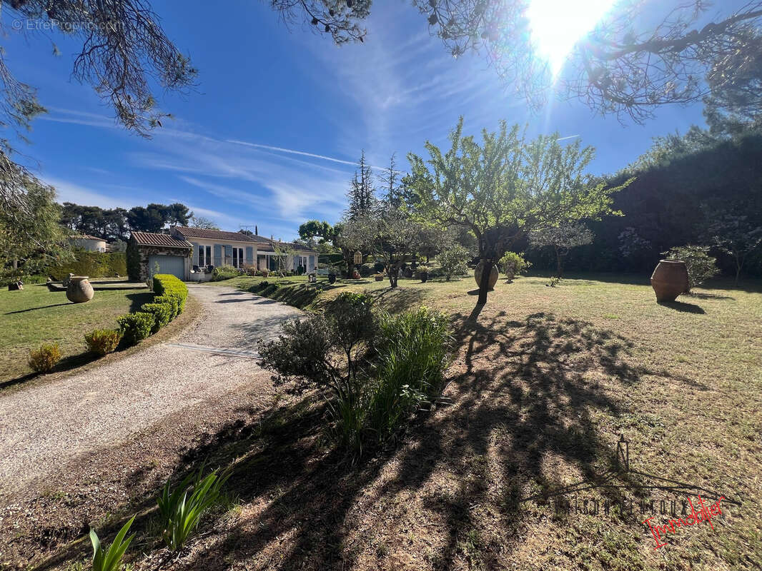 Maison à VAISON-LA-ROMAINE