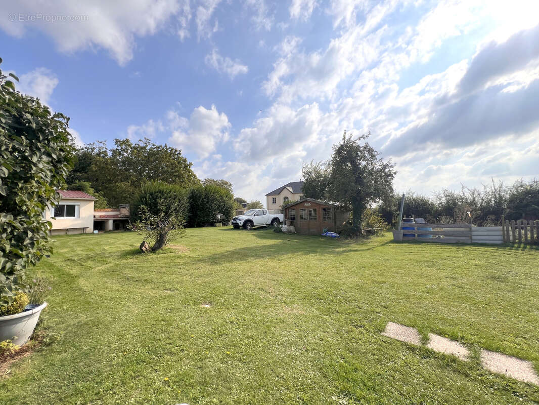 Maison à LA CHAPELLE-FORAINVILLIERS