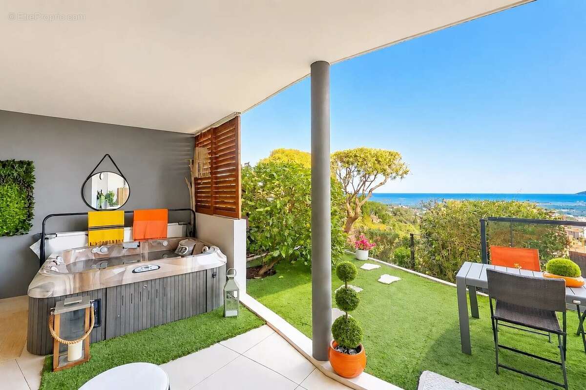Appartement à HYERES