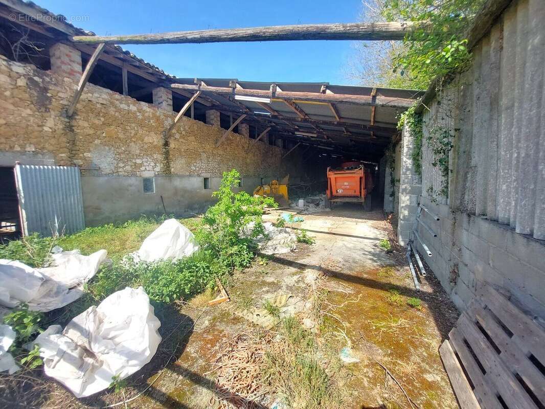 20260410120522 - Maison à AURIGNAC
