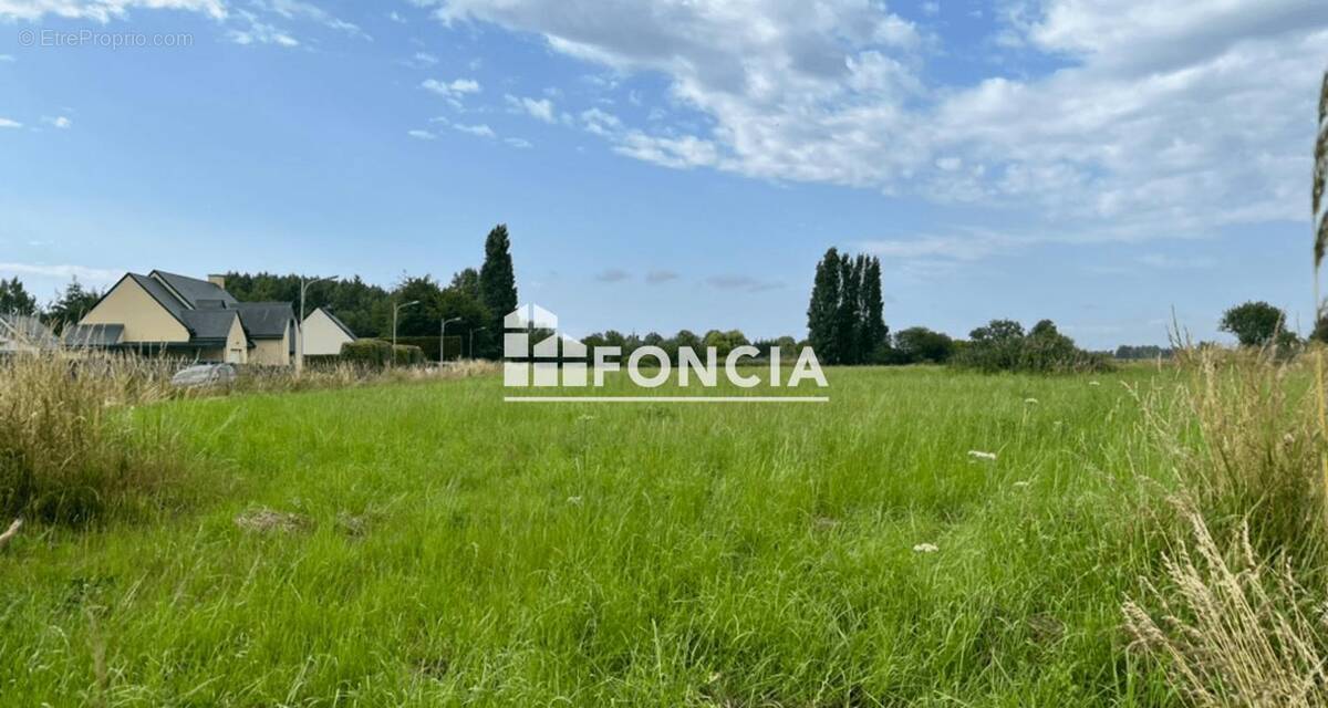 Terrain à LE VIVIER-SUR-MER