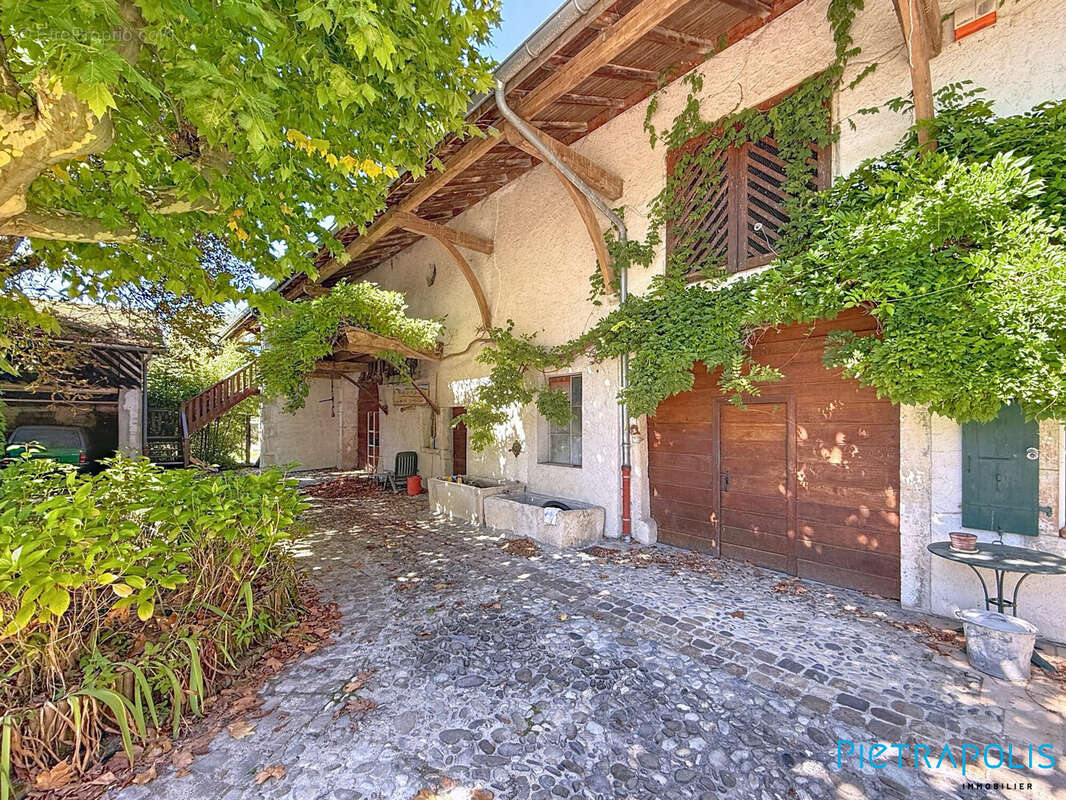 Maison à ORNEX