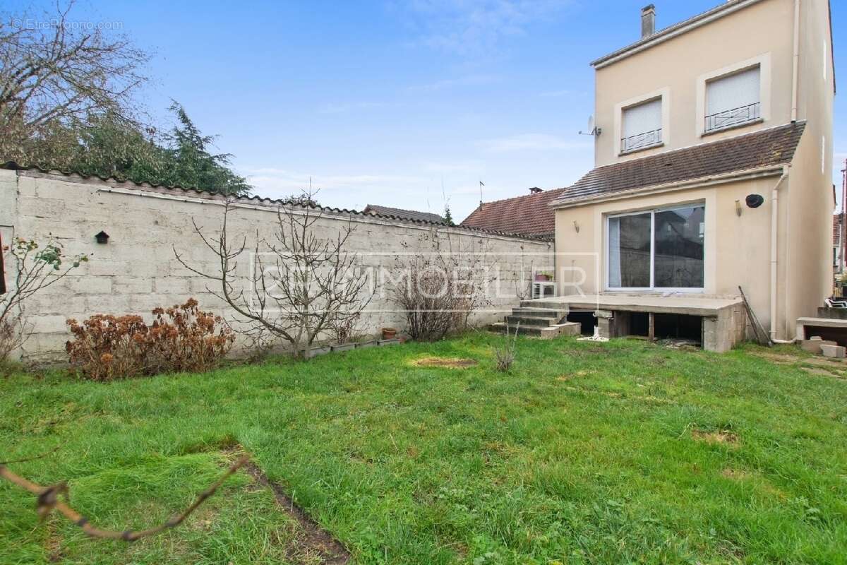 Maison à LIVRY-GARGAN