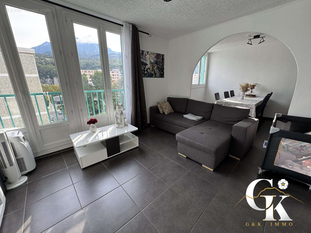 Appartement à FONTAINE