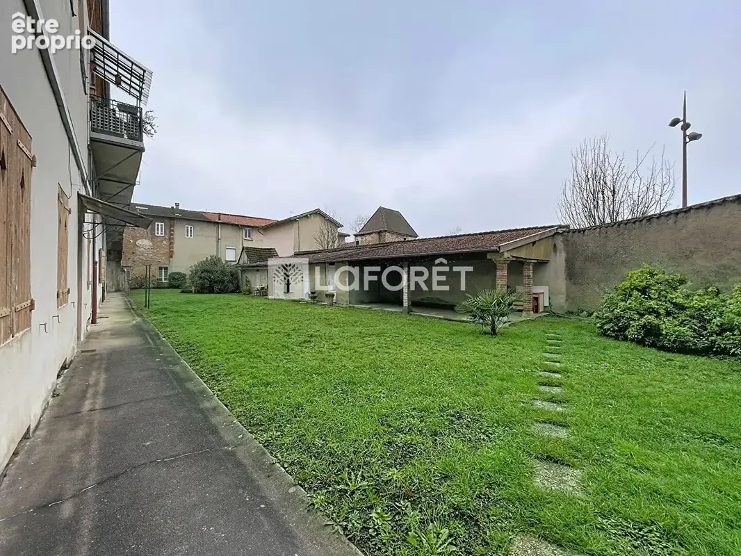 Appartement à NEUVILLE-SUR-SAONE