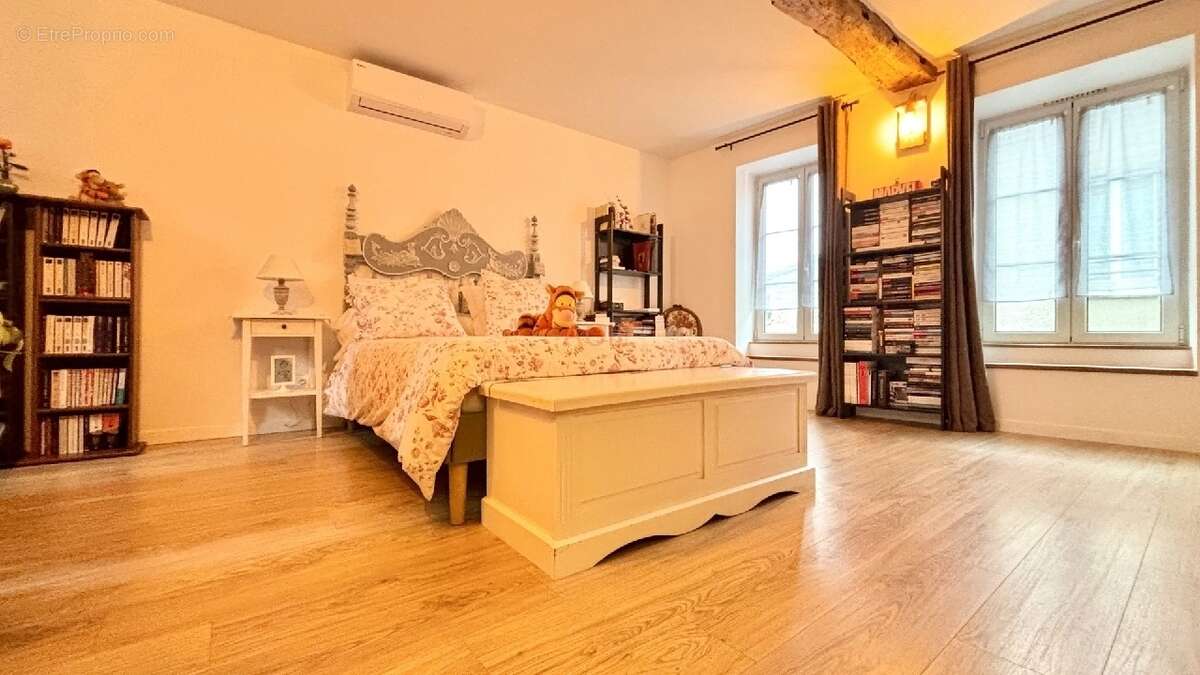 Maison à MARLY-LA-VILLE