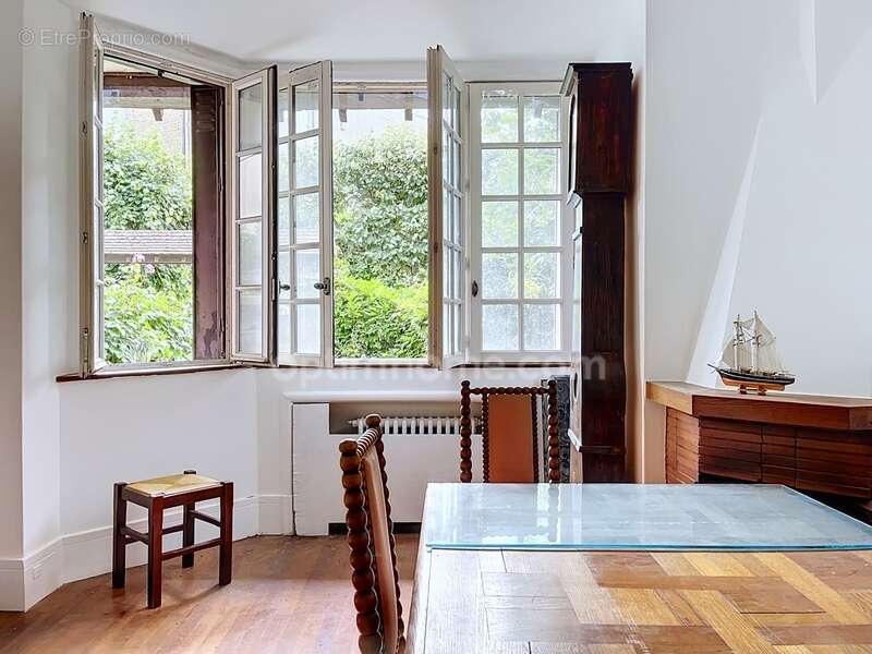 Maison à LA GARENNE-COLOMBES
