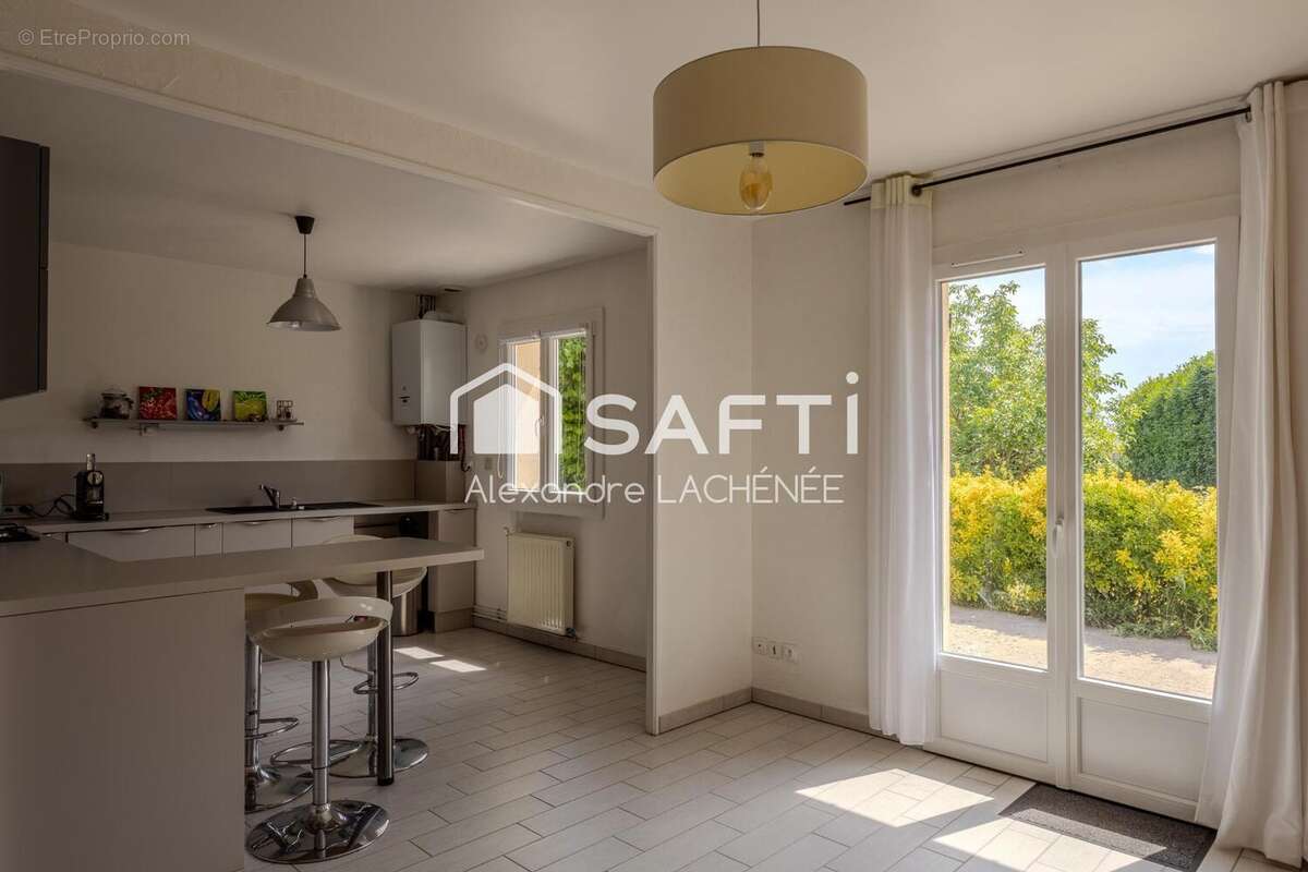 Photo 3 - Maison à VILLENEUVE-LES-SABLONS