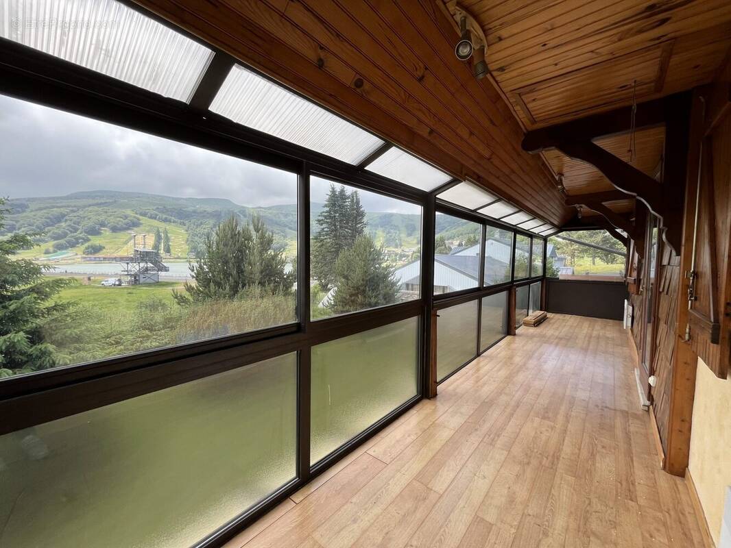 Maison à BESSE-ET-SAINT-ANASTAISE