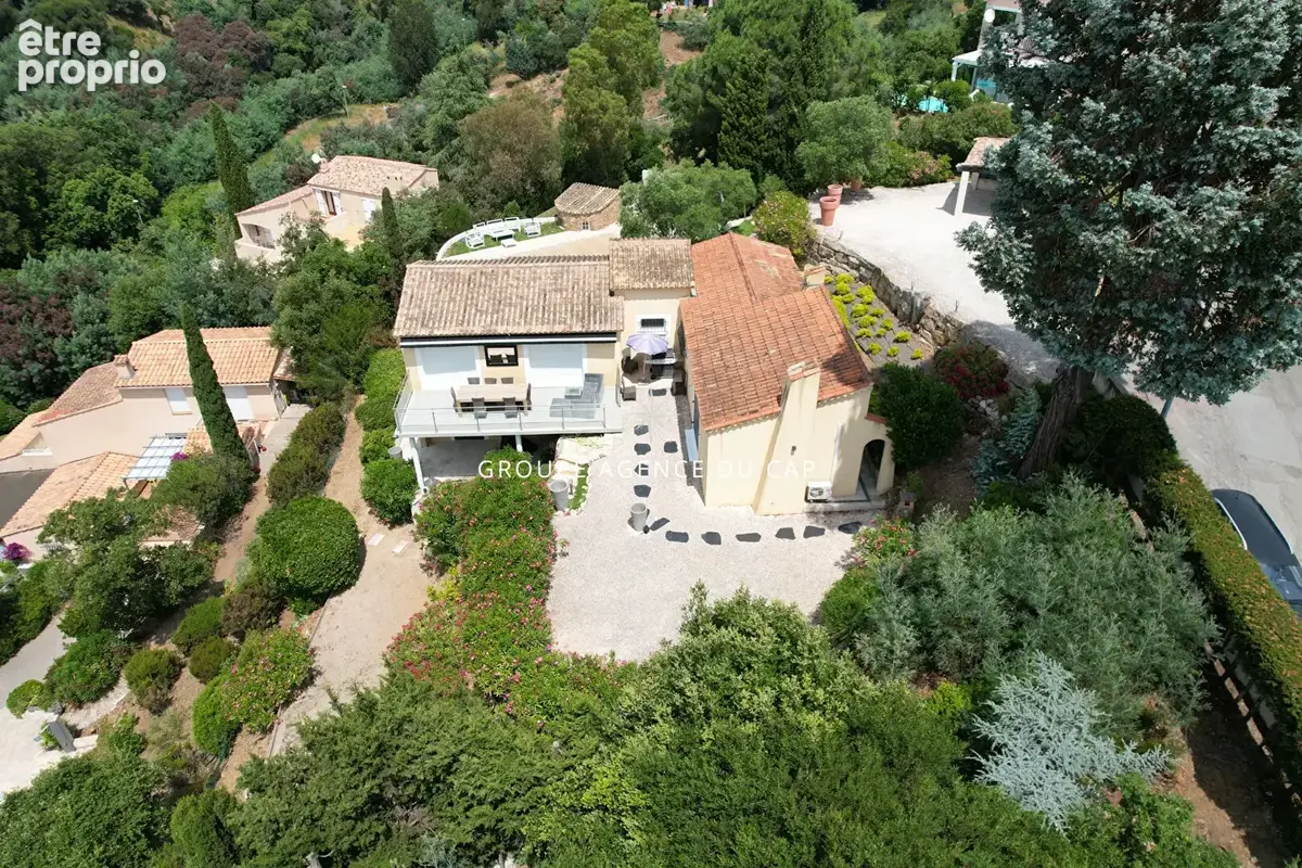 Maison à LES ISSAMBRES