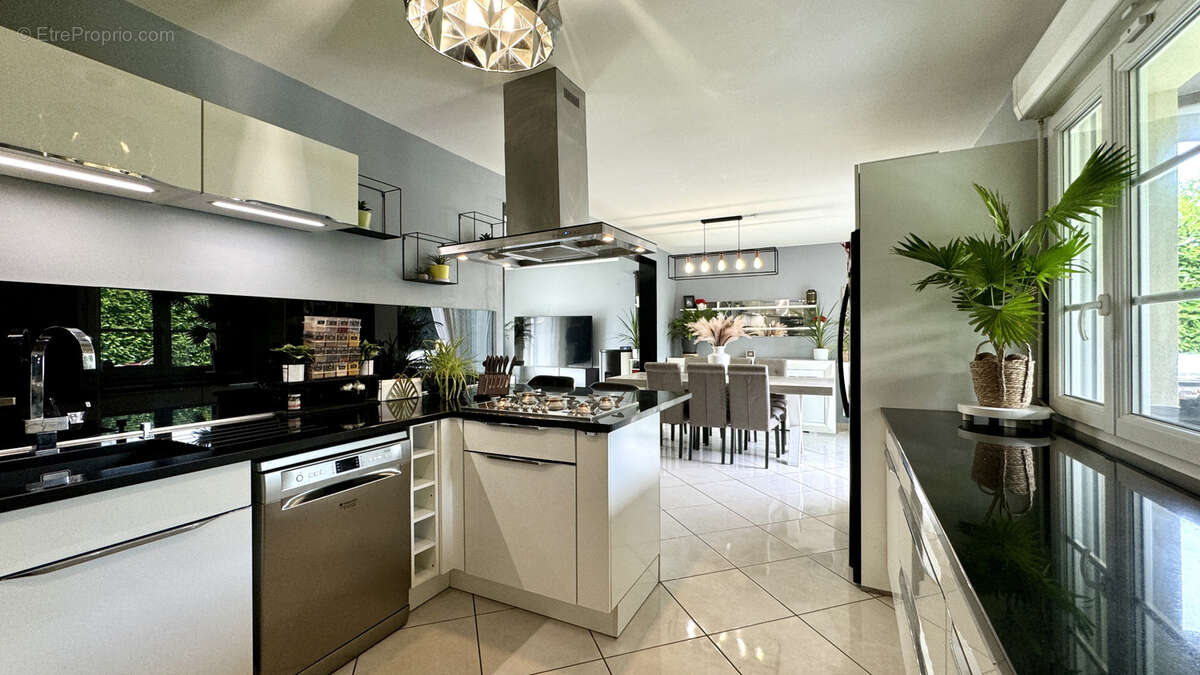 Maison à CHAUCONIN-NEUFMONTIERS