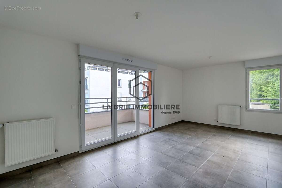 Appartement 79 m² à Emerainville  - photo 6