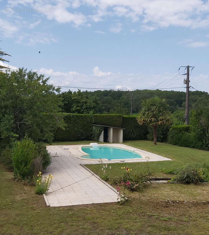 Maison à BOURDEILLES