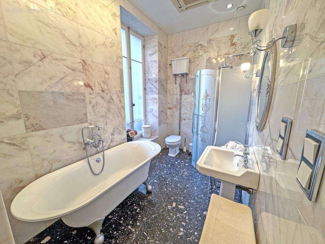 Bel appartement de caractère, 100 m², 3 chambres, Carré d’Or - photo 16