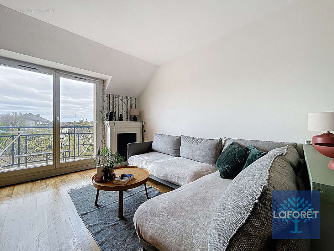 Appartement à CHILLY-MAZARIN