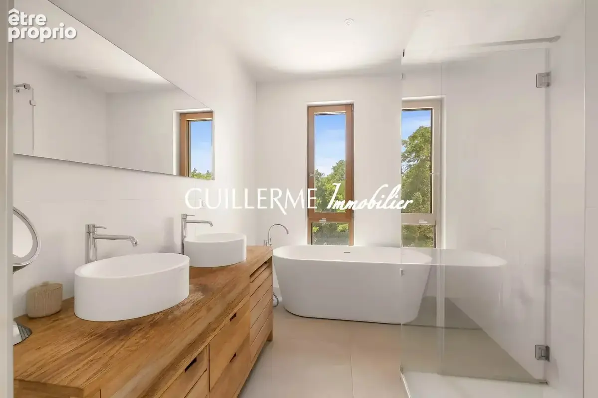 La Tour-de-Salvagny – Maison contemporaine de 228 m² – 5 suites – Piscine – Terrain de 2 150 m² - photo 14