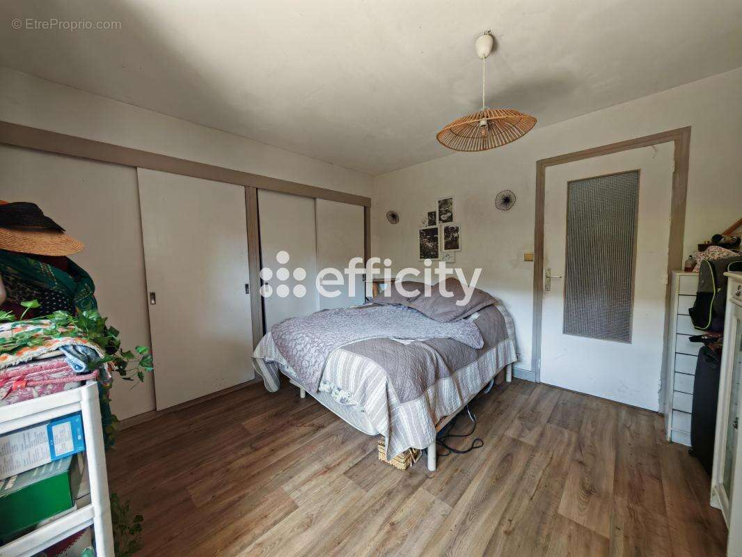 Appartement à FONTAINE