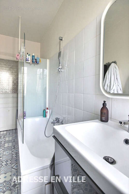 Appartement à LEVALLOIS-PERRET