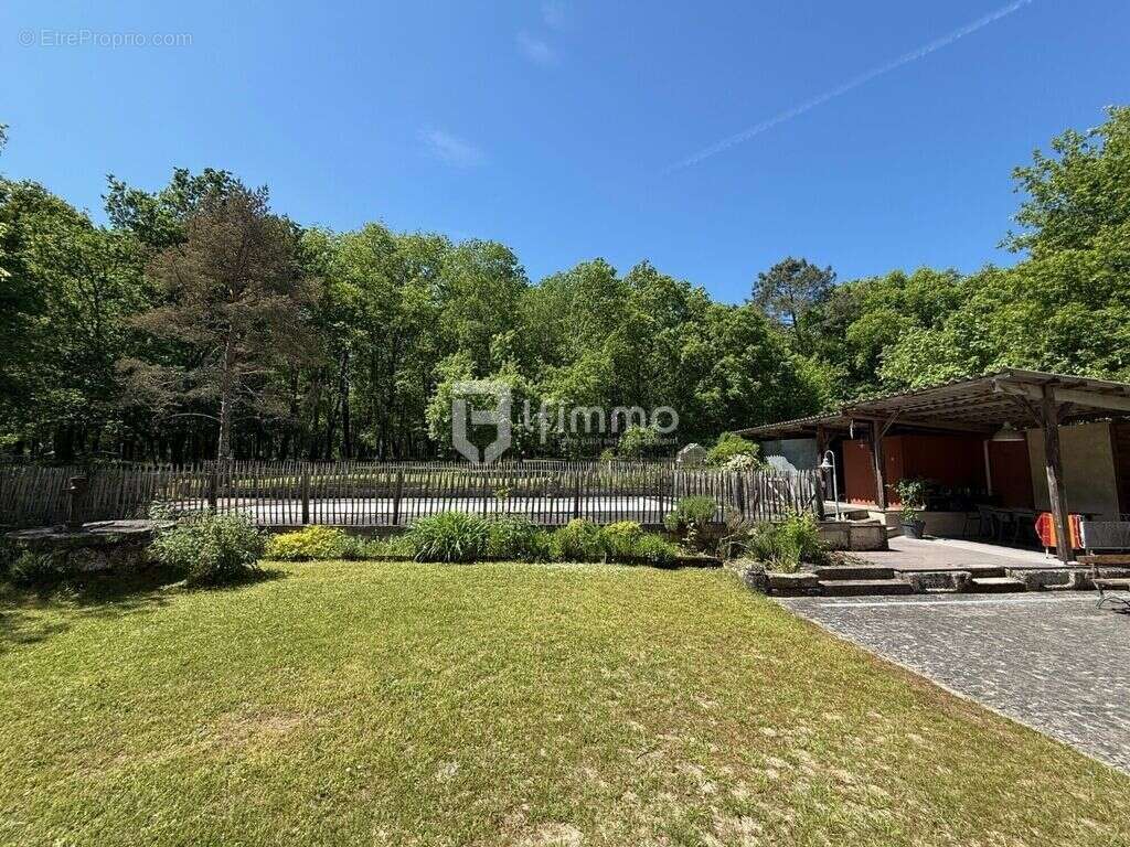 Maison à AYGUEMORTE-LES-GRAVES