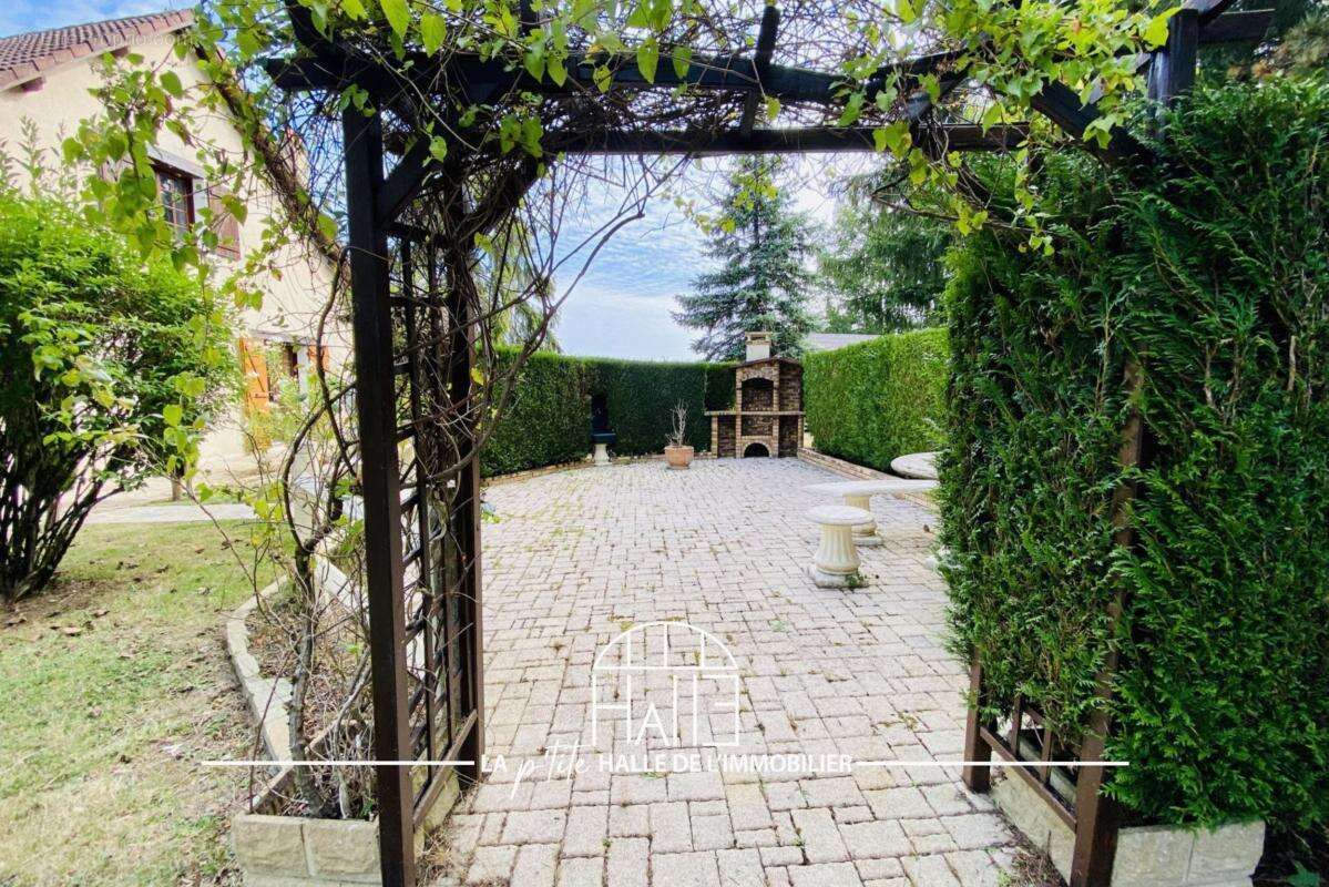 Maison à VERNEUIL-SUR-VIENNE