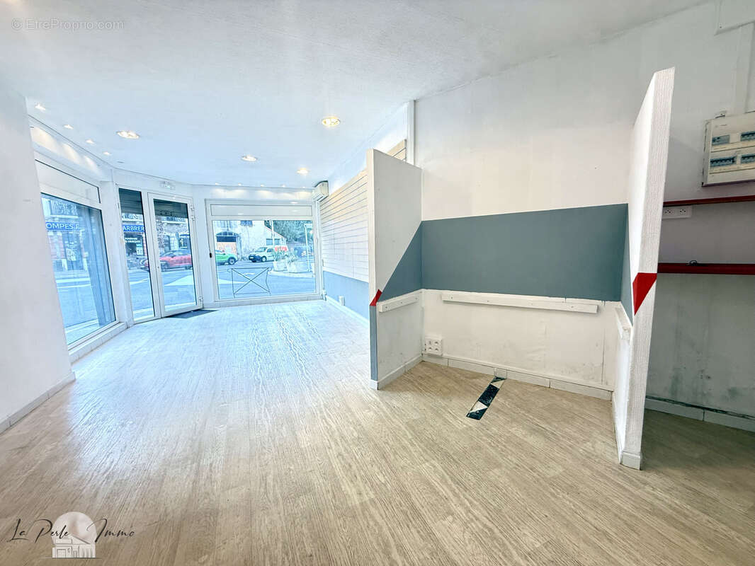 Local commercial - photo 6