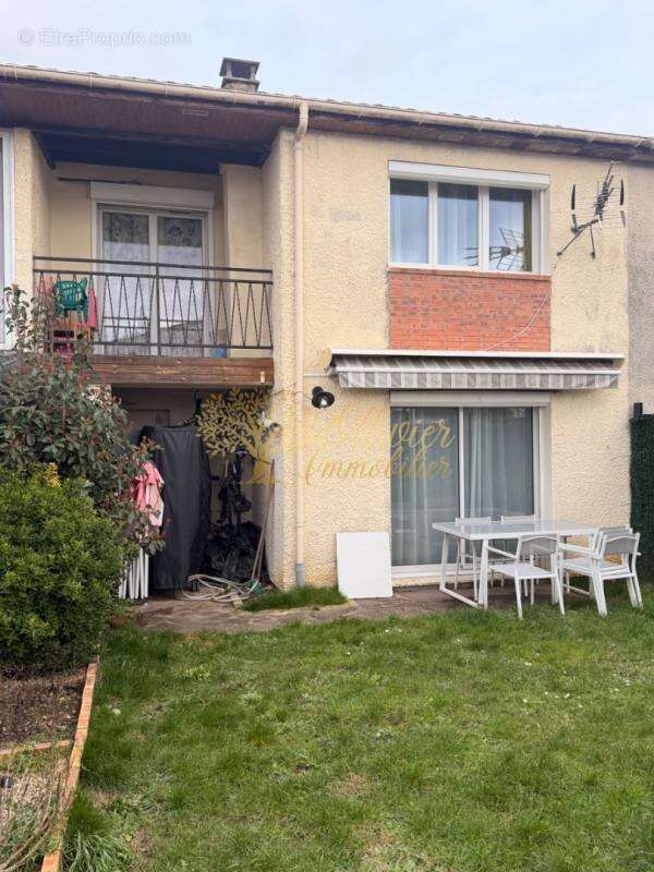 Maison à LESIGNY