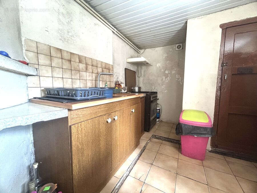 Maison de style bourgeoise, individuelle à rénover, développant 200m2 et bâtie sur 864m2 ! - photo 10