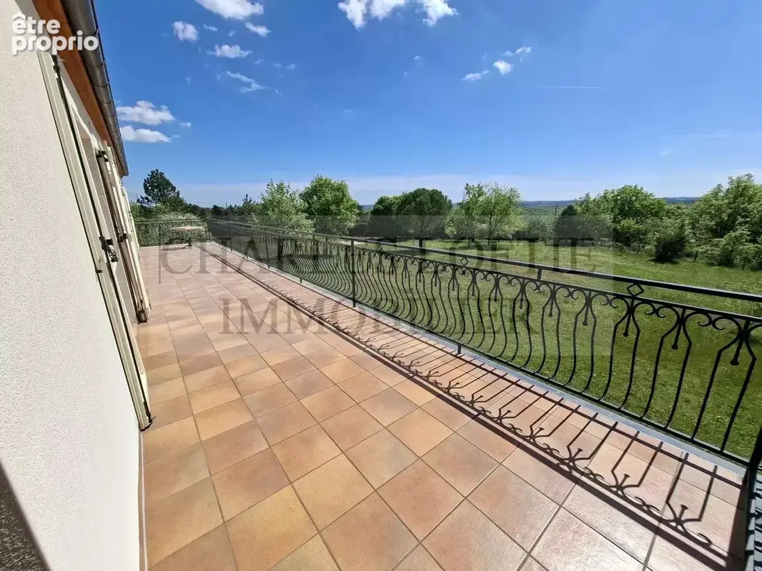 Belle maison familiale aux abords de Cahors sur terrain de 7500 m² - photo 13