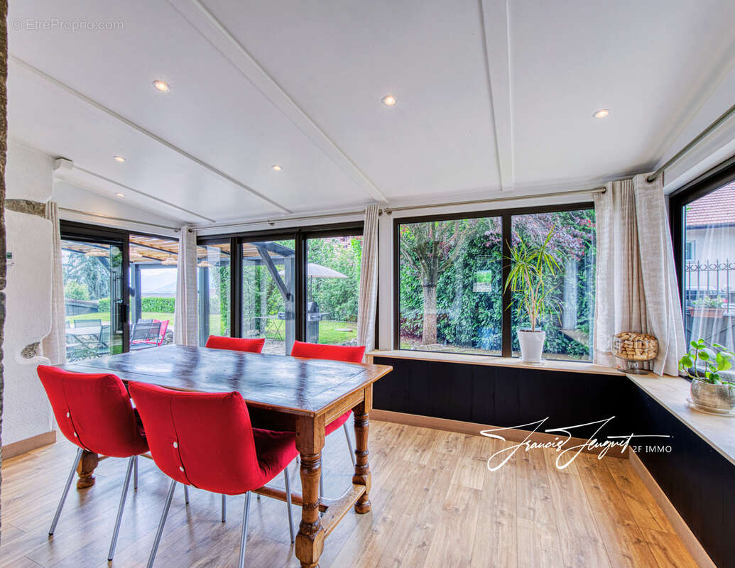 Maison à PERS-JUSSY